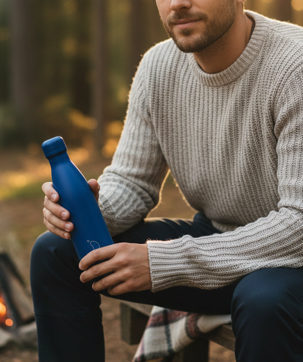 Botella termo Chilly's Mate Azul 750ml. Acero inoxidable de doble pared, mantiene bebidas frías 24h. Ideal para excursiones y aventuras al aire libre. Botella reutilizable 750ml.