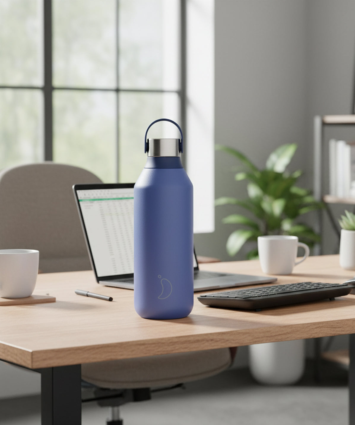 Botella termo Chilly's Serie 2 Azul Whale 500ml. Acero inoxidable de doble pared sin condensación, perfecto para la oficina y el escritorio. Botella Chilly's 500ml elegante.