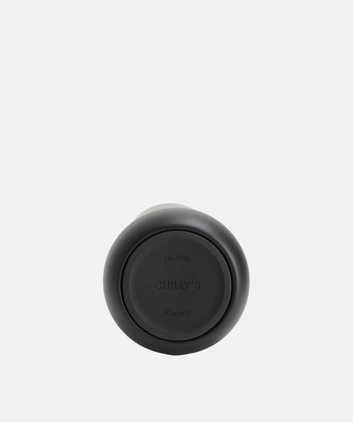 Base de la botella Chilly's negra de 1L, detalle del anillo de silicona antideslizante y la estabilidad.