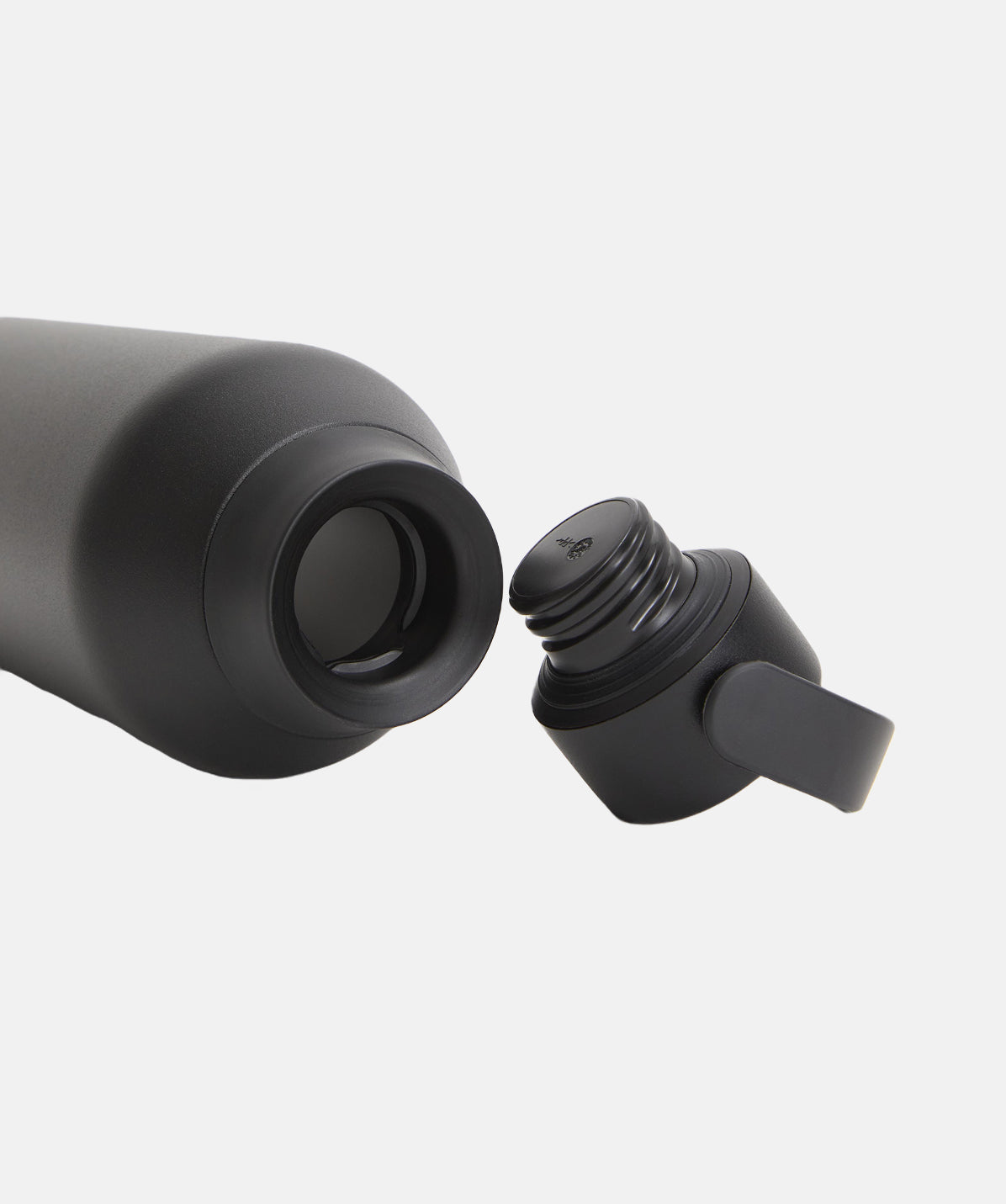 Base de silicona silenciosa de la Chilly's Serie 3 Negro Onyx 350ml, diseñada para evitar ruidos y deslizamientos.