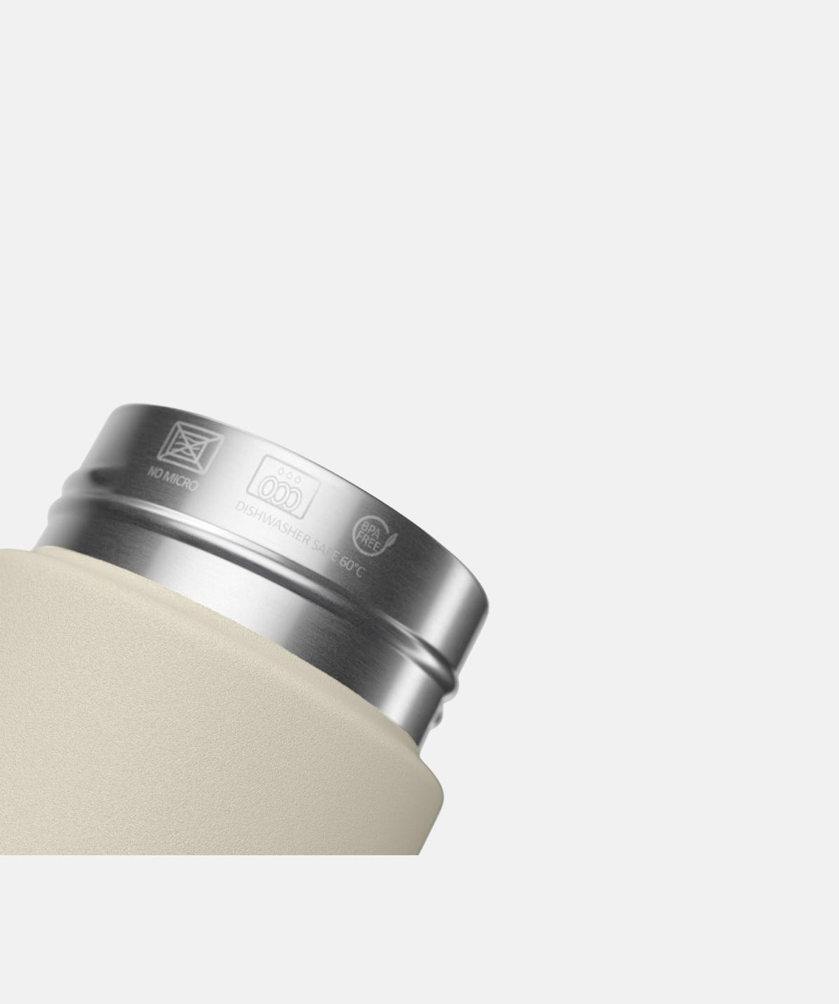 Detalle de la Ocean Bottle Arenisca 500ml mostrando la boquilla pequeña para beber y la tapa de asa de transporte.